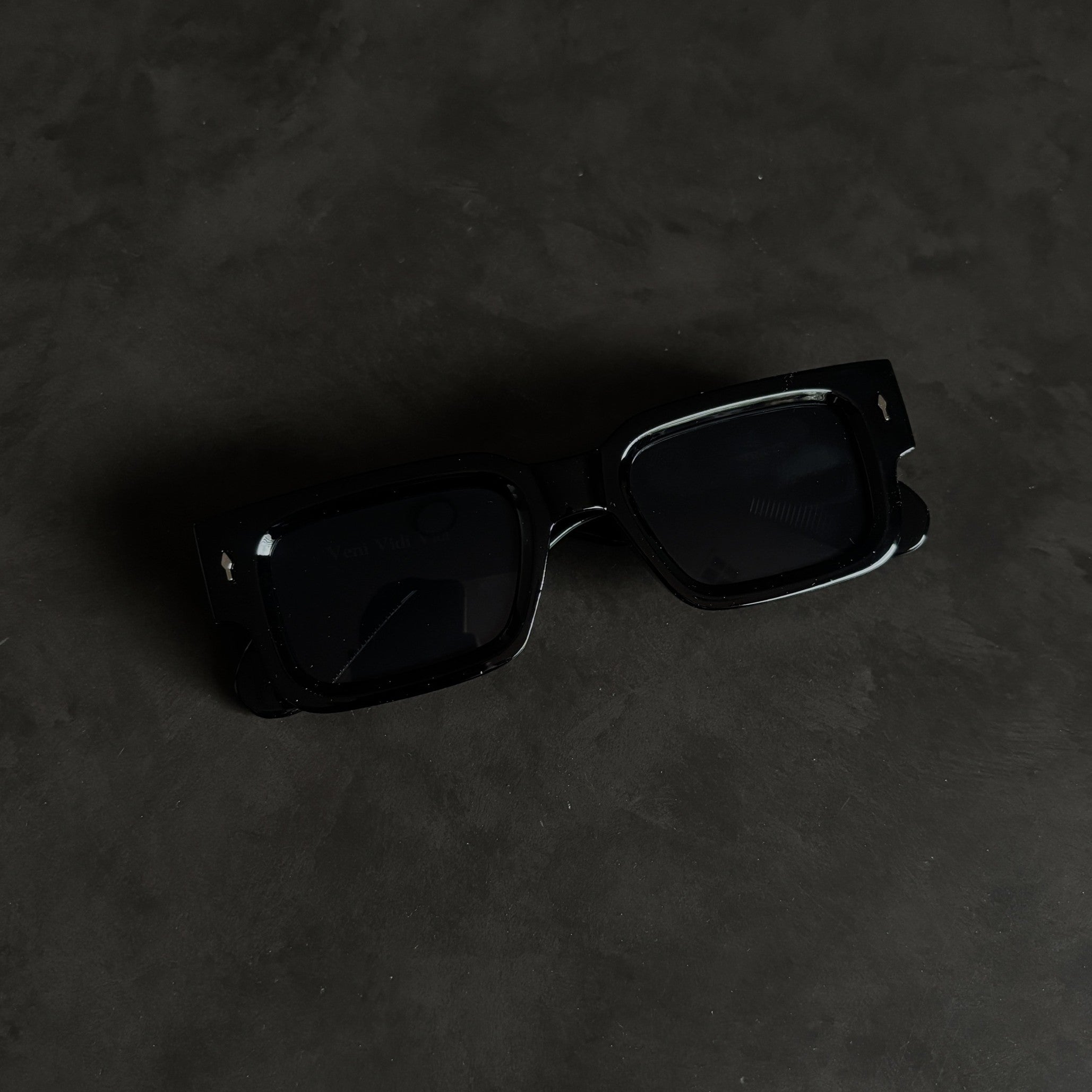 ‘Veni Vidi Vici’ Frames